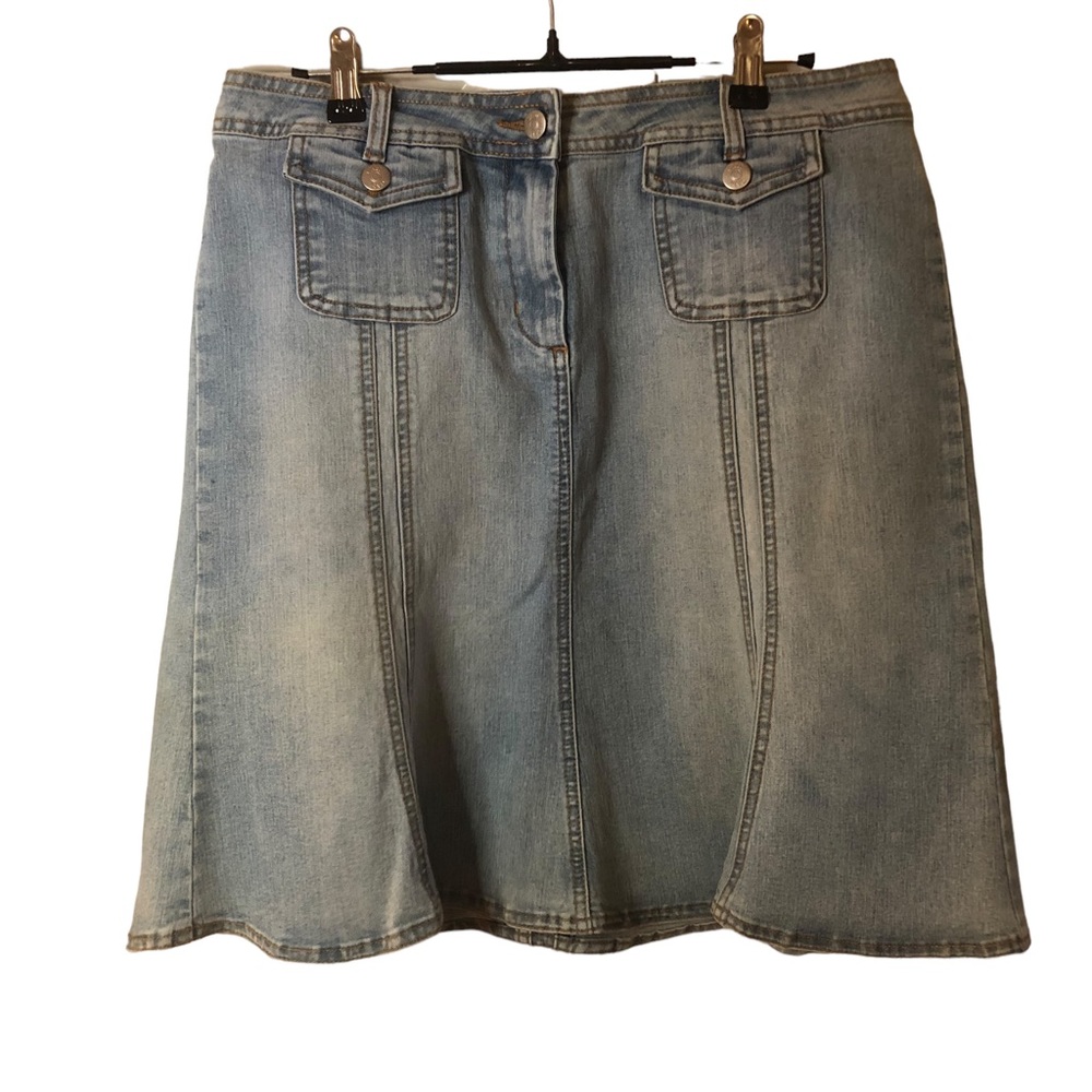 Cabi Denim Knee-length Skirt. Y2K Inspired. Size 8.